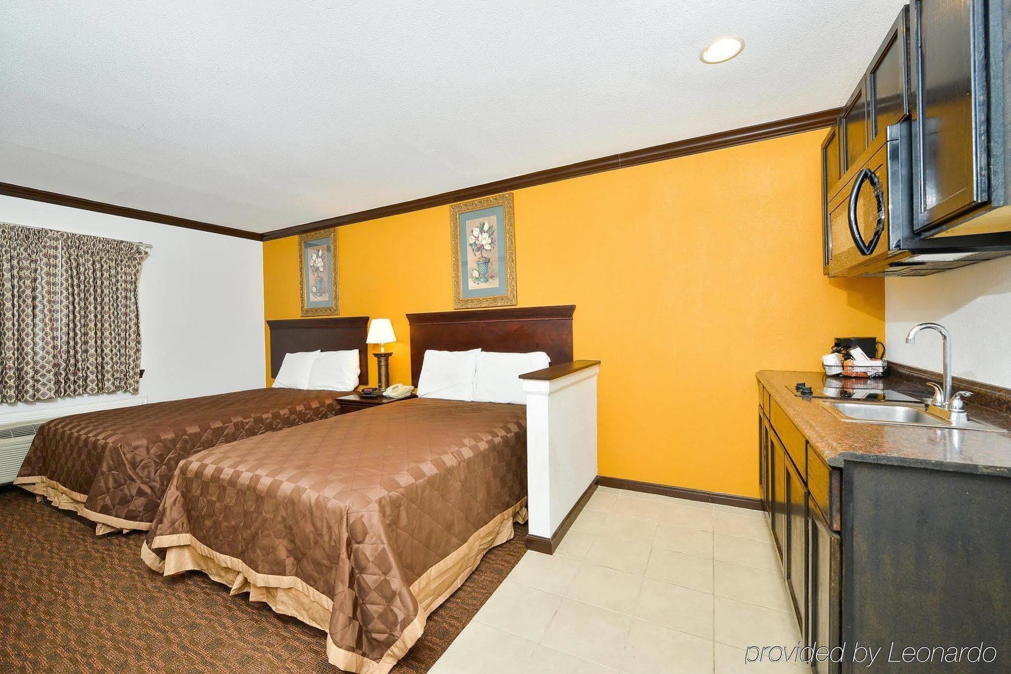 Americas Best Value Inn & Suites Brenham Exterior foto